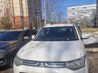 2013 Mitsubishi Outlander III, белый, 1400000 рублей, вид 1