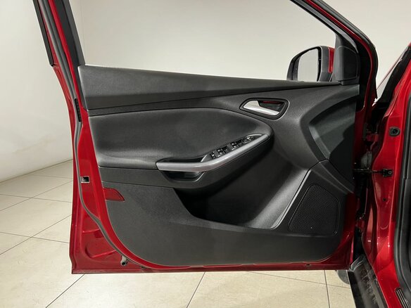 2012 Ford Focus III, красный, 677000 рублей - вид 18