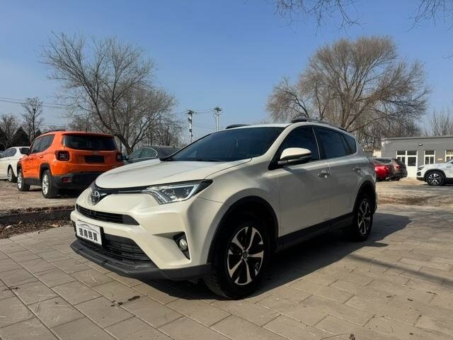 Открыть фотографии: Toyota RAV4 IV (XA40) Рестайлинг