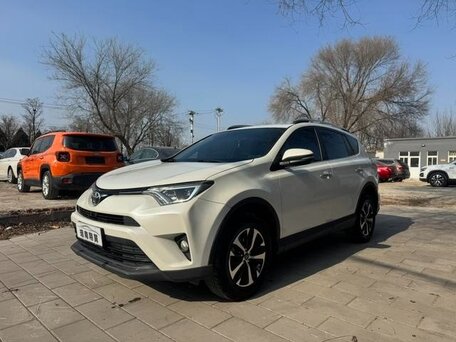 Toyota RAV4 IV (XA40) Рестайлинг