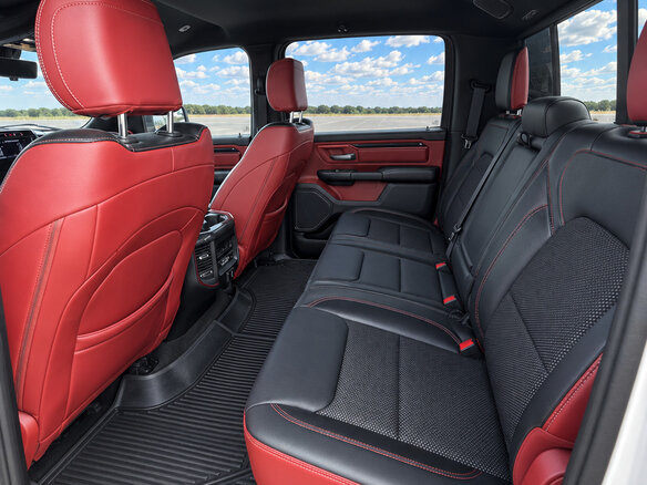 2022 Ram 1500 Crew Cab eTorque V, белый, 6900000 рублей - вид 9