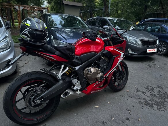 2020 Honda CBR 650R, красный, 900000 рублей
