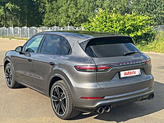 2018 Porsche Cayenne III, красный, 4999999 рублей, вид 3