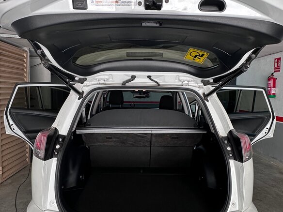 2018 Toyota RAV4 IV (XA40) Рестайлинг, белый, 2690000 рублей - вид 20