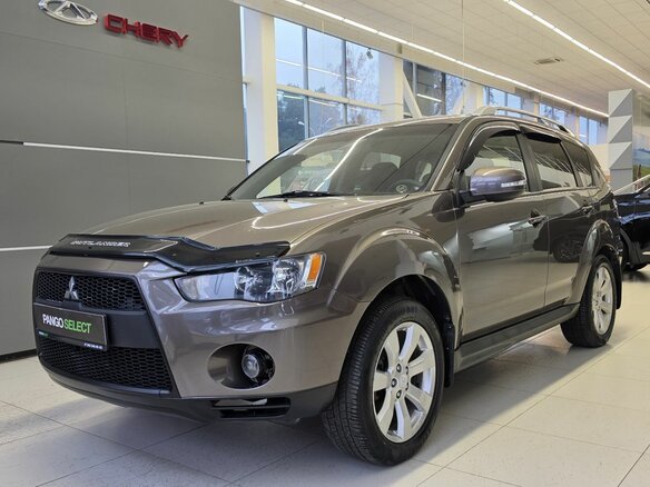 2010 Mitsubishi Outlander II Рестайлинг, коричневый, 999000 рублей
