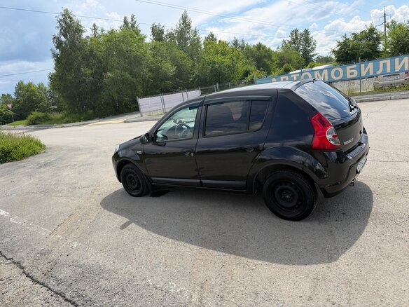 2011 Renault Sandero I, чёрный, 550000 рублей - вид 1