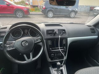 2017 Skoda Yeti I Рестайлинг, серый, 1720000 рублей, вид 4