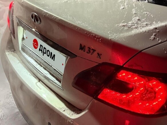 2010 Infiniti M37 IV, белый, 1700000 рублей - вид 6