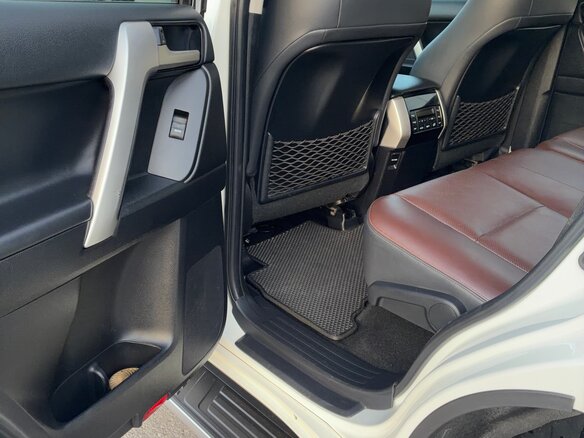 2018 Toyota Land Cruiser Prado 150 Series Рестайлинг 2, белый, 4745000 рублей - вид 19