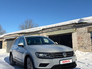 2017 Volkswagen Tiguan II, белый, 1650000 рублей, вид 4