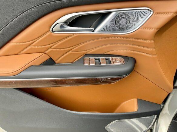 2023 Hongqi HQ9, серебристый - вид 7