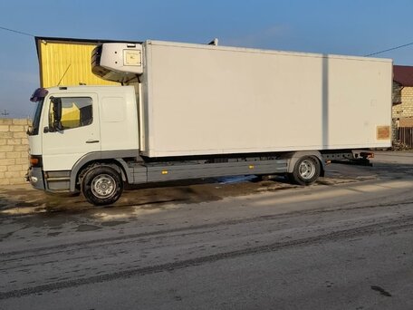 2000 Mercedes-Benz Atego, белый, 4100000 рублей, вид 3