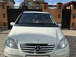 2007 Mercedes-Benz A-Класс 170 II (W169), белый, 599999 рублей, вид 2