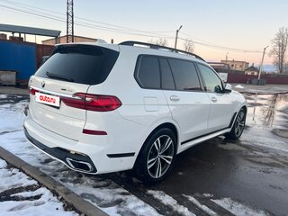 2021 BMW X7 40i I (G07), белый, 6500000 рублей, вид 3