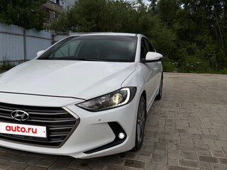2017 Hyundai Elantra VI (AD), белый, 1400000 рублей, вид 1