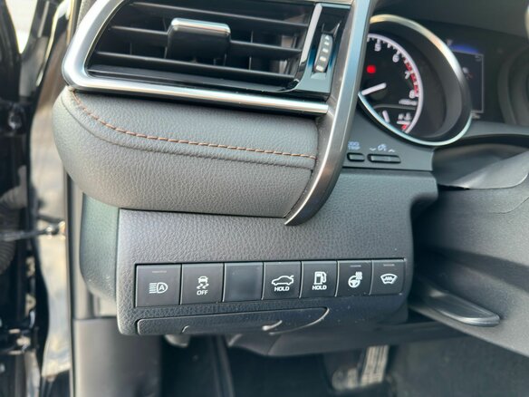 2019 Toyota Camry VIII (XV70), чёрный, 3150000 рублей - вид 16