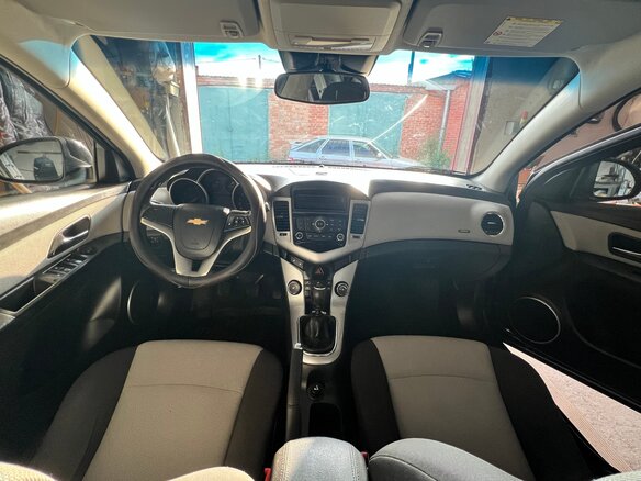 2012 Chevrolet Cruze I, чёрный, 800000 рублей - вид 4
