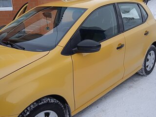2010 Volkswagen Polo V, жёлтый, 650000 рублей, вид 5