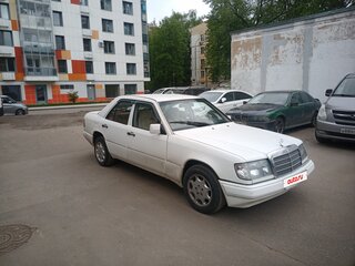 1992 Mercedes-Benz W124 250, белый, 899999 рублей, вид 2