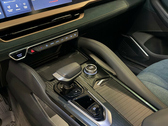 2024 Geely Monjaro I, синий - вид 13