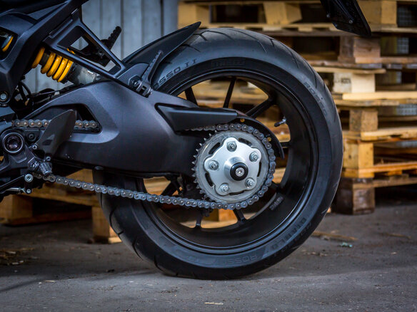 2013 Ducati Monster 1100, зелёный - вид 19