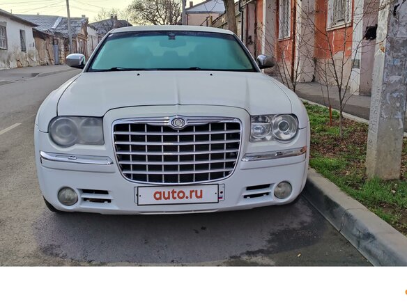 2004 Chrysler 300C I, белый, 850000 рублей - вид 6