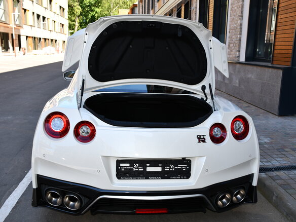 2017 Nissan GT-R, белый - вид 10