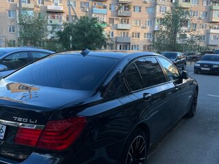 2010 BMW 7 серии Long 750Li xDrive V (F01/F02/F04), чёрный, 1800000 рублей, вид 3