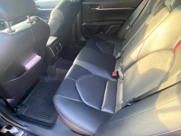 2021 Toyota Camry VIII (XV70) Рестайлинг, чёрный, 3400000 рублей - вид 7