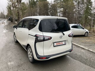 2018 Toyota Sienta II, белый, 1510000 рублей, вид 4