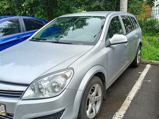 2011 Opel Astra H Рестайлинг, серебристый, 850000 рублей, вид 1