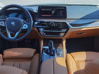 2022 BMW 5 серии 520i VII (G30/G31/G38) Рестайлинг, чёрный, 5530000 рублей, вид 4