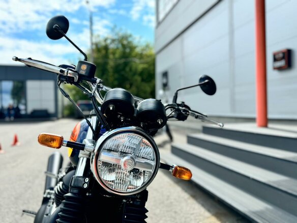 2025 Royal Enfield Interceptor 650, синий, 703000 рублей - вид 7