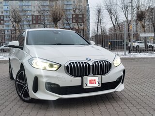 2019 BMW 1 серии 118i III (F40), белый, 1999000 рублей, вид 3