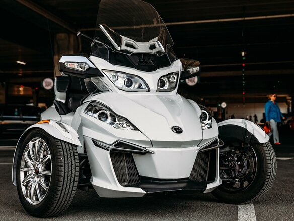 2015 BRP Can-Am Spyder, белый, 1528202 рублей - вид 23