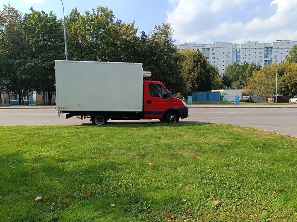 2011 Iveco Daily, красный, 1100000 рублей - вид 13