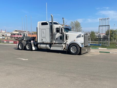 2009 Kenworth W900, белый, 19900900 рублей, вид 2