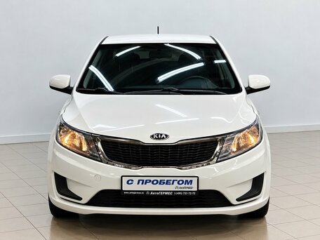 2013 Kia Rio III, белый, 1140000 рублей, вид 2