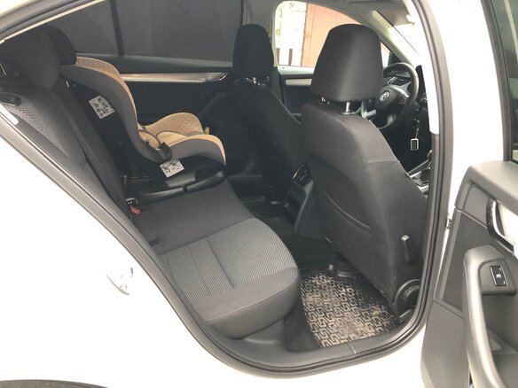 2014 Skoda Octavia III (A7), белый, 1500000 рублей - вид 16