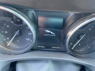 2016 Jaguar F-Pace I, белый, 1750000 рублей, вид 4