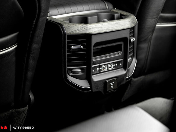 2026 Ram 1500 Crew Cab V Рестайлинг, серебристый, 10290000 рублей - вид 27