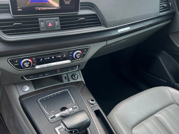 2019 Audi Q5 45 TFSI II (FY), синий, 2800000 рублей - вид 32