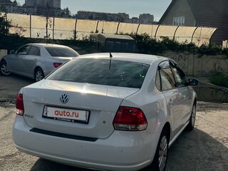 2014 Volkswagen Polo V, белый, 950000 рублей, вид 2