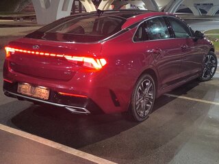 2020 Kia K5 III, красный, 2490000 рублей, вид 3