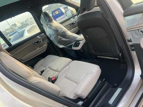 2026 Volvo XC90 B6 II Рестайлинг 2, бежевый, 9680000 рублей, вид 5