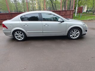2010 Opel Astra H Рестайлинг, серебристый, 590000 рублей, вид 3