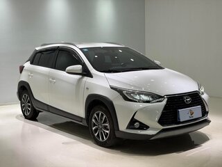 2022 Toyota Yaris L X XP150 Рестайлинг, белый, 1130000 рублей, вид 3