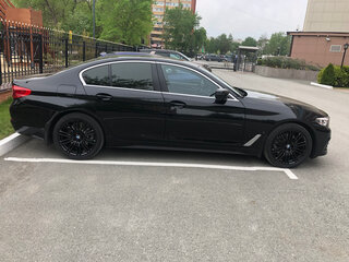 2019 BMW 5 серии 520i VII (G30/G31/G38), чёрный, 3999999 рублей, вид 3