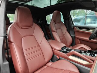 2026 Porsche Cayenne Coupé III Рестайлинг, серый, 21080000 рублей, вид 4
