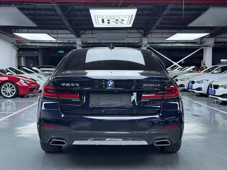 2022 BMW 5 серии Long 525Li VII (G30/G31/G38) Рестайлинг, чёрный, 3800000 рублей, вид 4